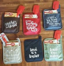 50 Best Christmas Gifts For Teachers Teacher Gifts They Ll Actually Love Gift Ideas Corner Teacher Christmas Gifts Appreciation Gifts Diy Teacher Appreciation Gifts Diy