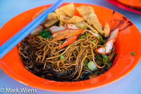 Wonton or wantan (cantonese) mee is a type of yellow noodles that are usually made from egg, flour, and kansui (枧水, jian shui) or sometimes referred to as lye water. Wantan Mee In Penang At Lebuh Acheh Wantan Mee
