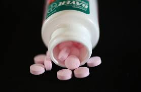 Jan 09, 2019 · side effects and complications of taking aspirin include: Low Dose Aspirin Late In Life Healthy People May Not Need It The New York Times