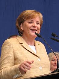 С 1990 года меркель начинает работать в партии вольфанга шнура, здесь ей предложили должность референта. Angela Merkel Wikipedia
