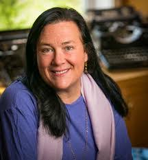 Heidi Droll's Instagram, Twitter & Facebook