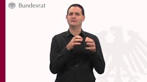 Das grundgesetz beschreibt in artikel 50 die zentralen aufgaben des bundesrates, indem es konstatiert: Der Bundesrat Zusammensetzung Und Aufgaben Gebardensprach Film Youtube