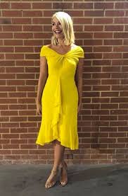 Holly willoughby shocked viewers as she hosted this morning in a stylish 10store dress that cost just £8. This Is Where To Buy Holly Willoughby S Yellow Dress Coventrylive