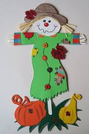 Fensterschmuck Fensterbild Herbst Vogelscheuche Mit Kurbissen Ein Designerstuck Von N Fensterbilder Herbst Basteln Mit Kindern Herbst Herbstbastelprojekte
