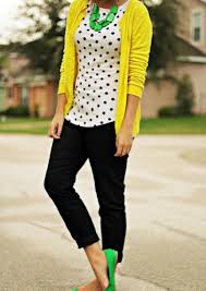Black And White Polka Dot Top Outfit Love The Polka Dot Top With The Bright Yellow Cardigan Black Pants And Green Flats With Images Comfy Work Outfit Fashion Style