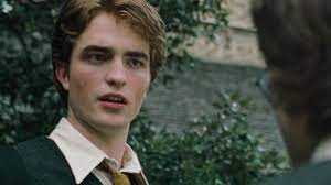 When robert pattinson was casted as cedric diggory in the 2005 harry potter and the goblet of fire, he was a relatively unknown british actor. The Batman Star Robert Pattinson Jokes About His Embarrassing Harry Potter Premiere Outfit