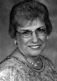 Thea Howe's Instagram, Twitter & Facebook