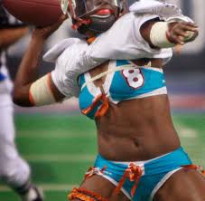 Futspo.de ist der onlineshop in deutschland und europa, wenn es um die ausstattung und das equipment für american football sowie baseball und softball geht! Frauen Football Bilder Fotos Welt