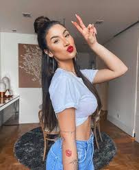 Amor que paga caro el corazón , es un volcán que nos atrapa con su fuego. Boca Rosa Fotos Facebook