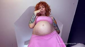 Molly Darling - Pregnant Giantess Beautiful Belly