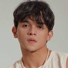 Suntok sa Buwan (2022)