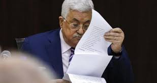 وأشار إلى أنه بينما عباس يحافظ على حياة المستوطنين من الفلسطينيين، لا يستطيع توفير أدنى درجات الحماية للفلسطينيين من اعتداءات المستوطنين، وخاصة في المناطق (ج) التي تخضع للإدارة الإسرائيلية، إذ تترك السلطة. Ø§Ù„Ù†Ø§Ø´Ø·ÙˆÙ† ÙŠØªØ³Ø§Ø¡Ù„ÙˆÙ† Ù‡Ù„ Ø³ÙŠØ¯Ø±Ø³ Ø§Ù„Ø·Ù„Ø¨Ø© Ø£Ù† Ø§Ù„ØªÙ†Ø³ÙŠÙ‚ Ø§Ù„Ø£Ù…Ù†ÙŠ Ù…Ù‚Ø¯Ø³ ÙÙ„Ø³Ø·ÙŠÙ† Ø§Ù„Ø¢Ù†