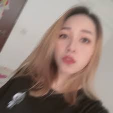 Lily Tham's Instagram, Twitter & Facebook