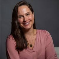 Amanda Salles's Instagram, Twitter & Facebook