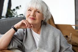 To begin with, it's not true that older ladies are layered hairstyles look gorgeous on thick and healthy hair. 95 Incredibly Beautiful Short Haircuts For Women Over 60 Lovehairstyles