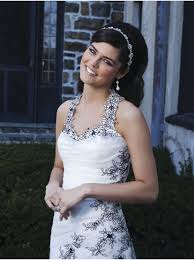 Was kostet eigentlich ein brautkleid ? Exquisite Brautkleider Schwarz Weiss Mit Neckholder