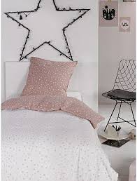 La parure de lit est en percale de coton bio haut de gamme, pour un confort exceptionnel. Maison Taille 140x190 Kiabi