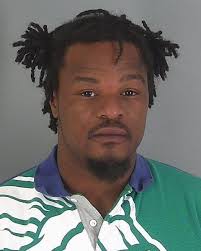 Man wanted for exposing himself to mall employees