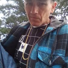 Skating with unsigned skateboards