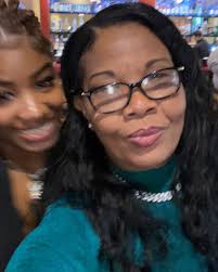 Sharon Roberts 💆💇💅💄