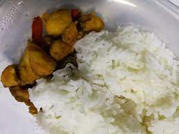 Cara membuat ayam goreng renyah: Tkm Twitterissa Nasi Putih Ayam Goreng Kunyit Kicap Cili Sambal Gesek Ikan Bilis Tambah 3x