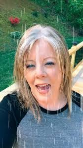 Daphne Hooper's Instagram, Twitter & Facebook