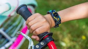 When you're looking for the best fitness tracker for kids, there is not a lot of science to it. Best Fitness Trackers For Kids 2021 Make Exercise A Habit Not A Chore