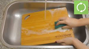 How to deep clean plastic cutting chopping board!! 3 Ways To Clean A Cutting Board Wikihow
