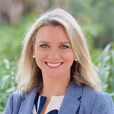 Emily Hicks's Instagram, Twitter & Facebook