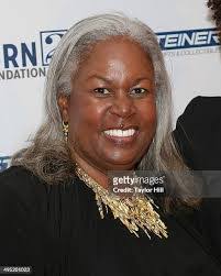 Dorothy Jeter's Instagram, Twitter & Facebook