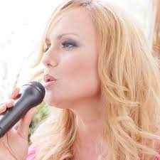 Make social videos in an instant: Die Rose In The Style Of Helene Fischer Sung By Rica 4 Wedding By Ricarda Ulm