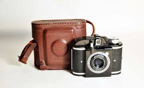 We specialize in all things polaroid, but keep our shelves stocked with a healthy variety of other fantastic cameras and films as well. Vintage 40s Beacon B 127 Film Camera Leather Etsy Leather Case Camera Leather Film Camera