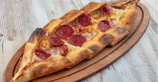 Tum Sirlariyla En Citirindan Sucuklu Pide Yemek Com Yemek Tarifi Yemek Tarifleri Yemek Ascilik