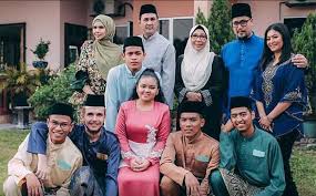 Drama ini mula disiarkan pada 20 mac 2019 di slot lestary tv3 1. Sinopsis Dan Senarai Pelakon Drama Diari Ramadan Rafique Reunion Oh Hiburan