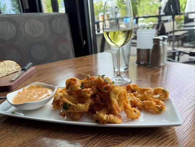 Cooper's Hawk opening on the West Side. A food writer's honest review