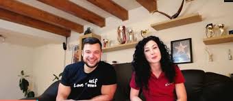 Alex dima a privit frumusețea naturii chiar din casa sa. Cum AratÄƒ Iubita Lui Remus Boroiu Fost Concurent La Show Ul Ferma