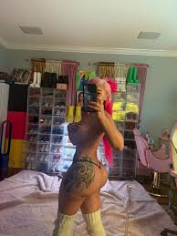 MsTriggaHappy - Free nude pics, galleries & more at Babepedia