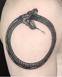 Uroboros Uroboros Dovme Fikirleri Dovme Tasarimlari Dovme Alintilari