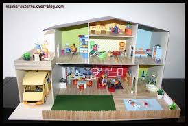 Maison Playmobil Fait Main En Cartonnage Le Blog De Mamie Suzette Over Blog Com Maison Playmobil Maison En Carton Diy Maison Poupee