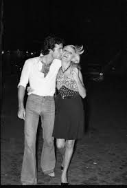 They had previously divorced, but their relationship had survived the cold signed papers. 3xjxrkf0mtz8lm