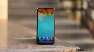 Samsung Galaxy M10 hands-on: Infinity-V ...
