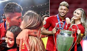 Luis alberto moreno mejía, expresidente del banco interamericano de desarrollo (bid), es un político y diplomático de origen conservador pastranista que entre 1998 y 2020 estuvo en washington en cargos diplomáticos y en entidades multilaterales. Liverpool Wags Including Perrie Edwards Celebrate Win