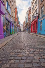 You Know I Had To Do It To Em Empty Street Dublin S Cobblestone Streets Provide A Good Photo Opportunity The Morning Tour Daily At 10am Takes A Route Along Many Of The Be Photo Tour Dublin Castle Tours