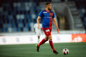 Arthur cabral (basel) right footed shot from the centre of the box to the high centre of the goal. Ao Lance Arthur Cabral Discute Artilharia Na Europa Selecao Olimpica E Interesse De Chelsea E Manchester United Lance