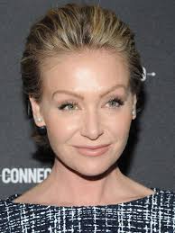 20 Non Awkward Ways To Grow Out Your Short Haircut Growing Short Hair Growing Out Short Hair Styles Slick Hairstyles
