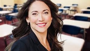 Jenny Clark's Instagram, Twitter & Facebook