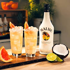 There are pleny of delicious drinks to make with malibu rum. Malibu Caribbean Coconut Rum 1 L Amazon Co Uk Grocery
