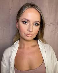 Marcela Hornik Make Up added a...