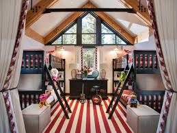 Kristin and greg kauffman's master suite lacks design, inspiration and the bathroom space this couple needs. Bedroom Makeovers For Small Rooms Novocom Top
