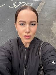 Hi everyone 😊 I'm Aaron, 22, an actuary, and I'm looking for a 3-bed house  in the D4, D6, D6W, or D14 areas with two friends (also 22 and actuaries).  Our budget